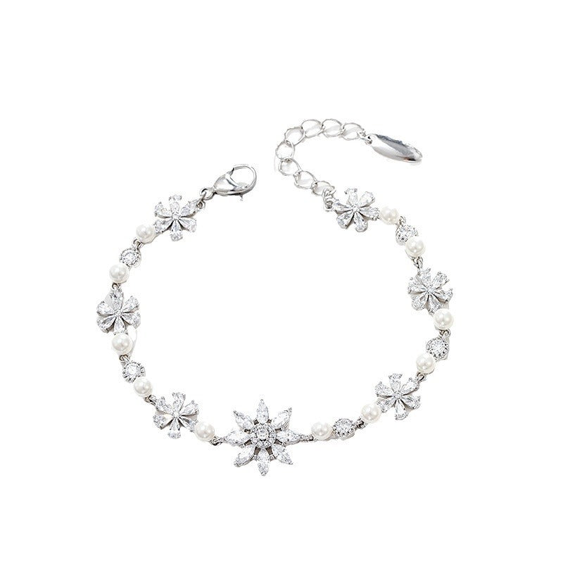 Exquisite Women's Flower Bracelet